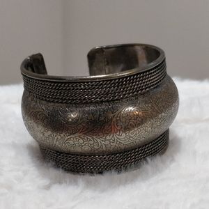 (3/$15) Vintage 90s NWT wide band Brass Bangle